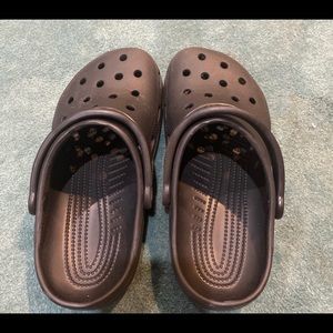 black crocs